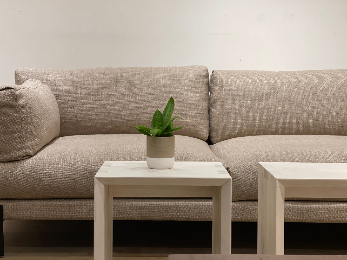 Christy Bench • Mango / Bleached